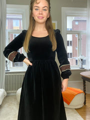 🖤  vintage Elegance: Black Velvet Dress with Versace Trim, Brown Border | Versace