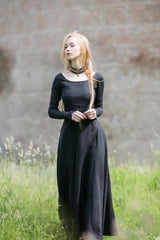 ⚔️ "Medieval-Inspired Linen Maxi Dress – Handcrafted Metal Rings & Lace-Up Corset Detail | Artistic Masterpiece!" ⚔️| حلقات