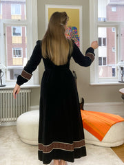 🖤  vintage Elegance: Black Velvet Dress with Versace Trim, Brown Border | Versace